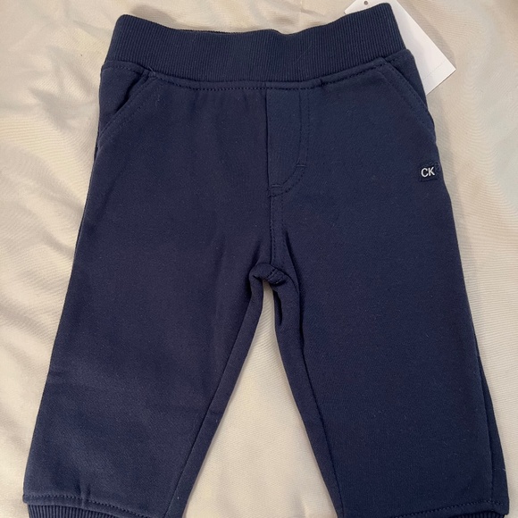 NWT Calvin Klein Quilted Vest, Hooded T-Shirt & Joggers Set, 12 Months - Picture 4 of 5